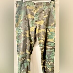 Vintage Military Camo Cargo Pants  Woodland
Camo 90s Trouser Fatigues